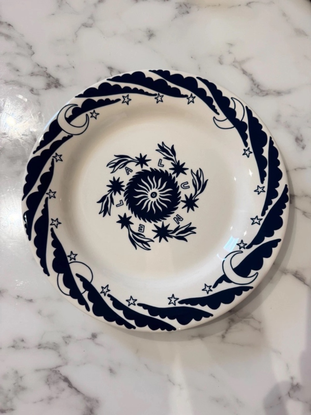 Limited edition Diptyque x Gien Pottery “La Pleine Lune” display plates (2)